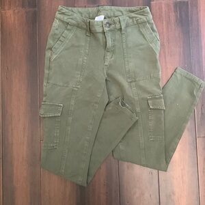 Time and Tru olive green cargo jeggings. Size 4.